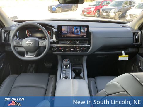 New 2026 Nissan Pathfinder SL image 5