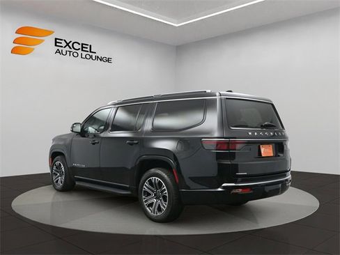 Used 2023 Jeep Wagoneer Series II image 3