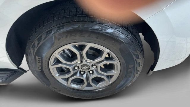 Used 2025 Ford Expedition Max Active RWD image 4