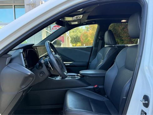 Used 2024 Lexus TX 350 AWD w/ Captains Chair Package image 3
