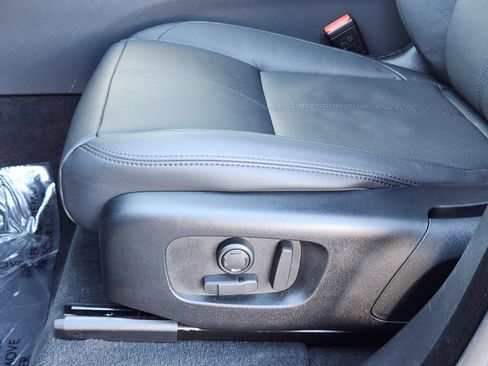 Certified 2026 Land Rover Range Rover Velar Dynamic SE image 25