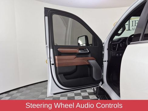 Used 2025 GMC Sierra 3500 Denali Ultimate AWD/4WD image 14
