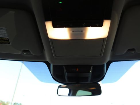 Used 2023 Nissan Rogue SV image 17