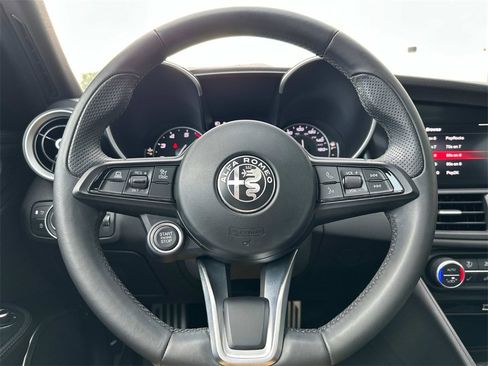 Used 2022 Alfa Romeo Giulia Ti image 16