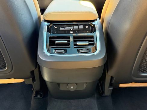 Used 2024 Volvo XC60 B5 Ultimate w/ Protection Package Premier image 30