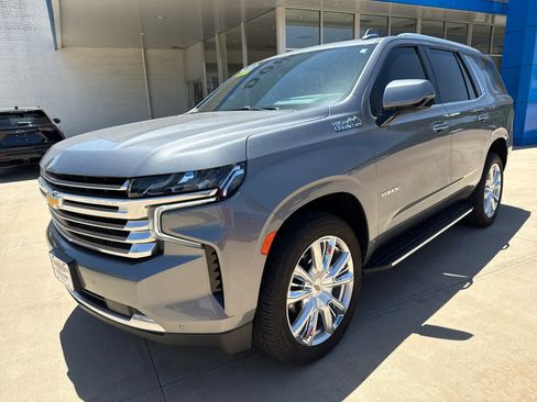 Used 2021 Chevrolet Tahoe High Country image 2