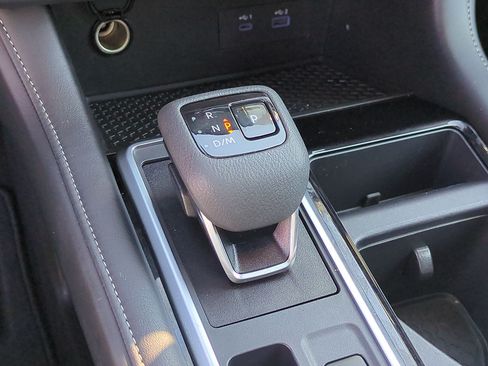 Used 2025 Nissan Pathfinder SV w/ SV Premium Package FWD image 25