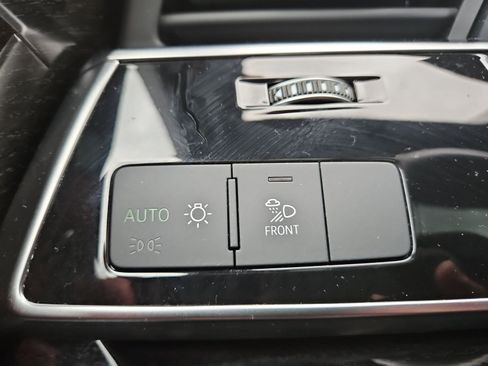 Used 2025 Audi Q7 3.0T Premium Plus AWD/4WD image 22