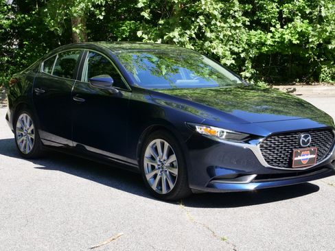 Used 2021 MAZDA MAZDA3 s FWD image 4