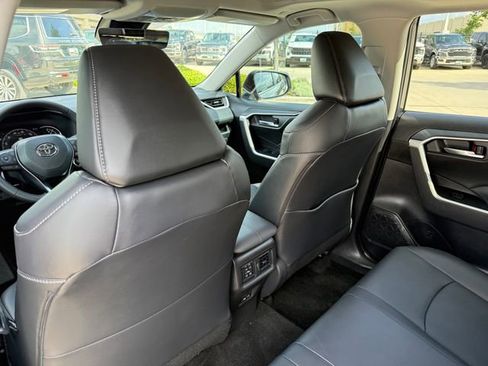 Used 2025 Toyota RAV4 XLE Premium image 26
