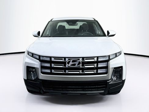 Used 2025 Hyundai Santa Cruz SE AWD/4WD image 2