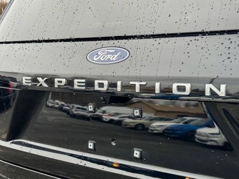 Used 2025 Ford Expedition Max Active AWD/4WD image 18