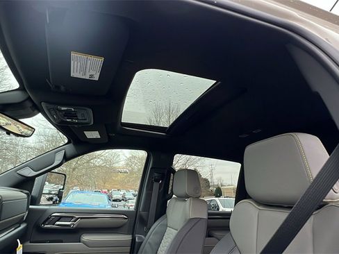 New 2026 Chevrolet Silverado 2500 ZR2 image 15