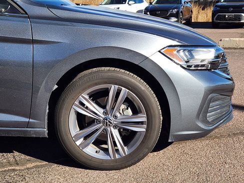 Used 2024 Volkswagen Jetta SE image 28