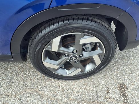 Used 2024 Hyundai Venue Limited FWD image 25