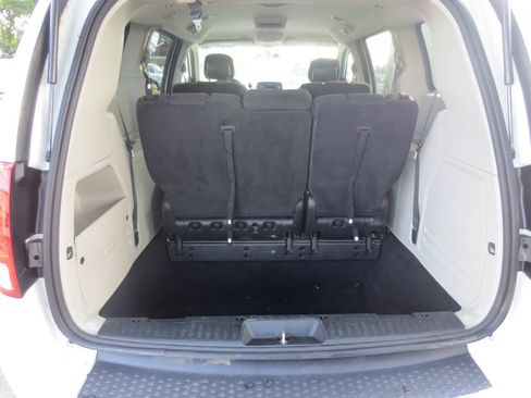 Used 2016 Dodge Grand Caravan SE w/ Quick Order Package 29E SE FWD image 6