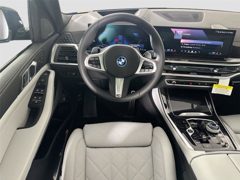 New 2026 BMW X5 xDrive50e w/ Executive Package AWD/4WD image 23