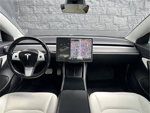 Used 2018 Tesla Model 3 Performance AWD/4WD image 18