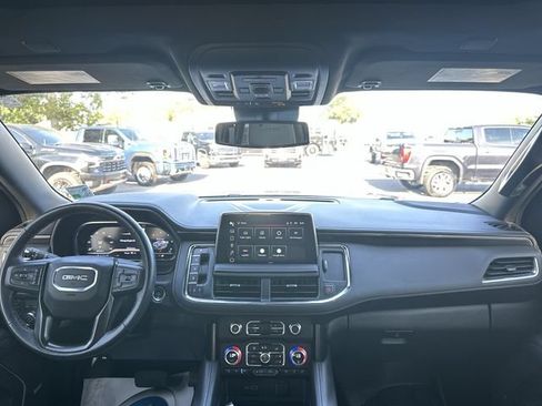 Used 2023 GMC Yukon AT4 w/ Technology Package AWD/4WD image 10