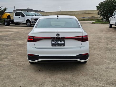 Used 2025 Volkswagen Jetta Sport FWD image 4