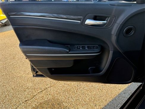 Used 2020 Chrysler 300 Touring w/ Sport Appearance Package image 21