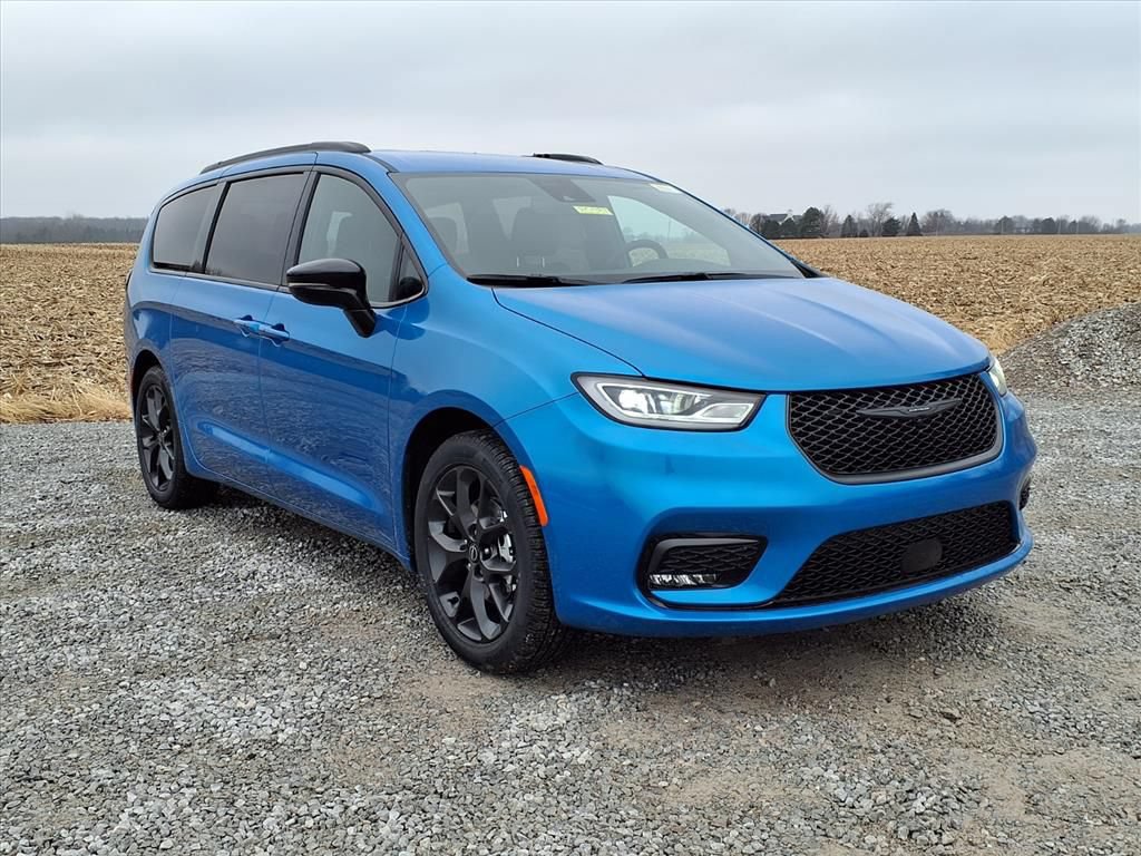 New 2026 Chrysler Pacifica Select w/ S Appearance Package FWD image 2