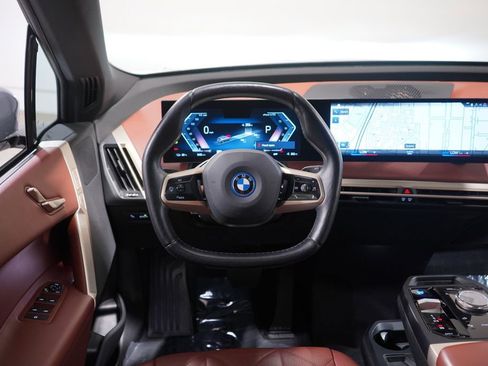 Used 2023 BMW iX xDrive50 w/ Sport Package image 11