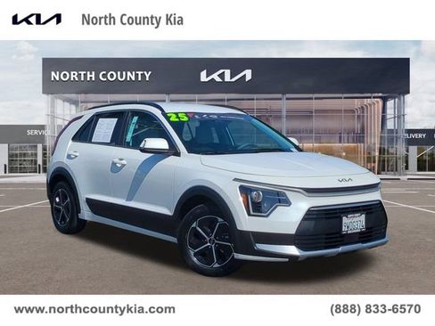 Certified 2025 Kia Niro EX FWD image 1