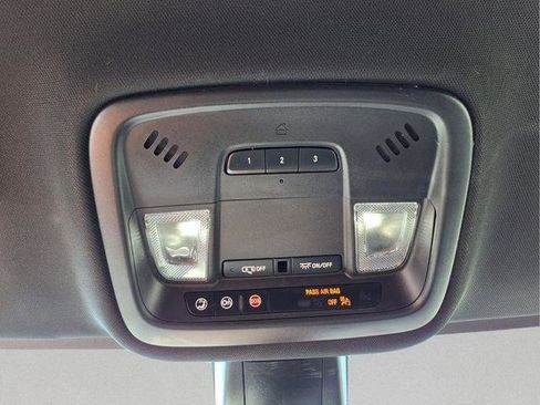 Used 2023 Chevrolet Traverse LT w/ Rear Camera Mirror Package AWD/4WD image 28