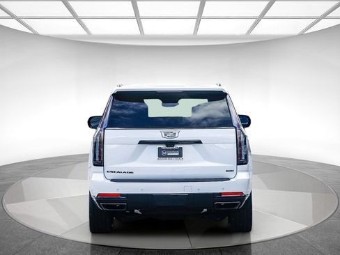 Used 2025 Cadillac Escalade Sport Platinum w/ LPO, ONYX Package AWD/4WD image 4