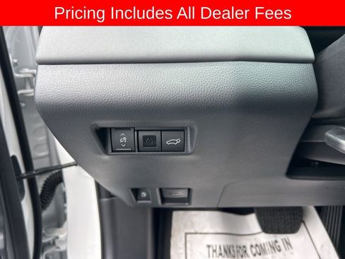Used 2026 Toyota RAV4 XSE w/ Panoramic Sun Roof Package AWD/4WD image 7