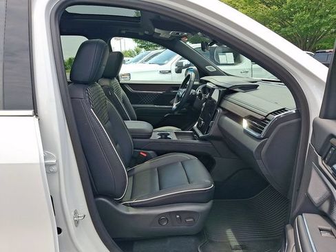 Certified 2025 GMC Acadia Denali w/ Super Cruise Package AWD/4WD image 27