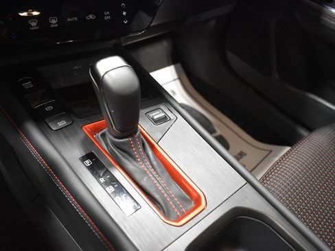 Certified 2025 Nissan Kicks SR image 17