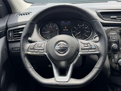 Used 2021 Nissan Rogue Sport SV w/ Technology Package FWD image 11
