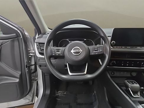 Used 2024 Nissan Rogue S FWD image 22