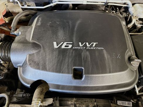 Used 2017 GMC Canyon SLE image 38