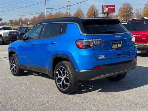 Used 2024 Jeep Compass Limited image 5