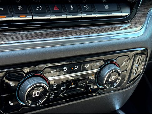 Used 2023 Chevrolet Silverado 1500 LT Trail Boss w/ LT Trail Boss Premium Package image 6