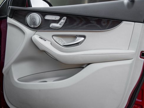 Used 2018 Mercedes-Benz GLC 300 GLC 300 image 38