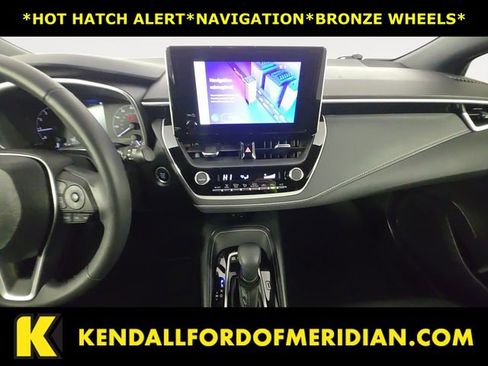 Used 2025 Toyota Corolla Hatchback w/ SE Package image 11