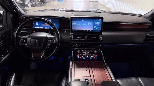 Used 2022 Lincoln Navigator Reserve AWD/4WD image 42