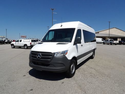 Used 2025 Mercedes-Benz Sprinter 2500 image 59