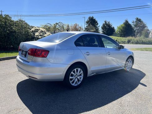 Used 2013 Volkswagen Jetta SE FWD image 5