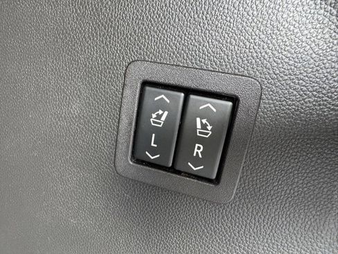 Used 2022 Buick Enclave Avenir w/ Avenir Technology Package image 29