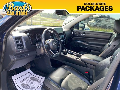 Used 2022 Nissan Pathfinder SL AWD/4WD image 28