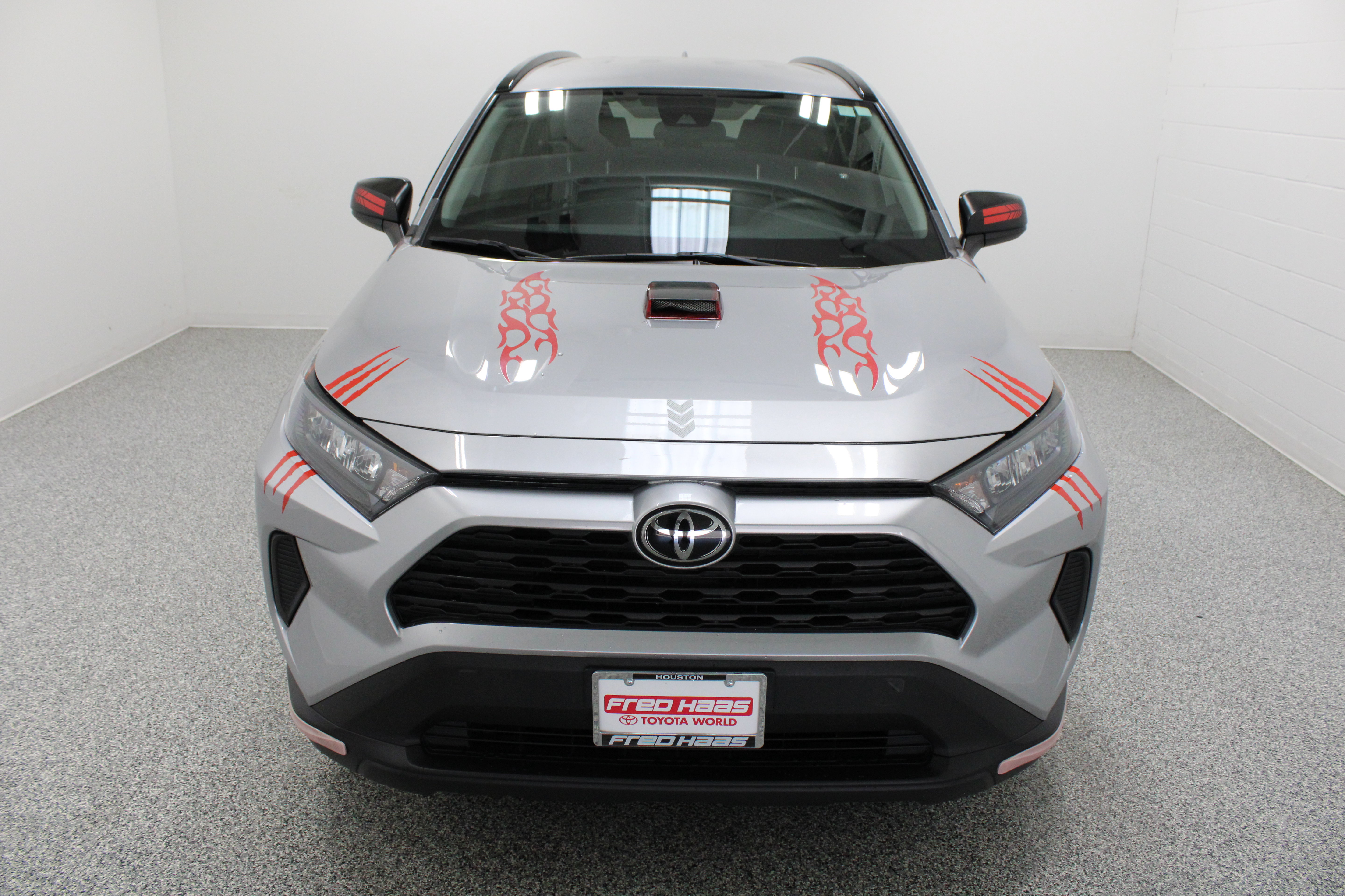 Used 2021 Toyota RAV4 LE FWD image 3