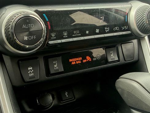 Used 2021 Toyota RAV4 XLE w/ XLE Grade Weather Package image 25