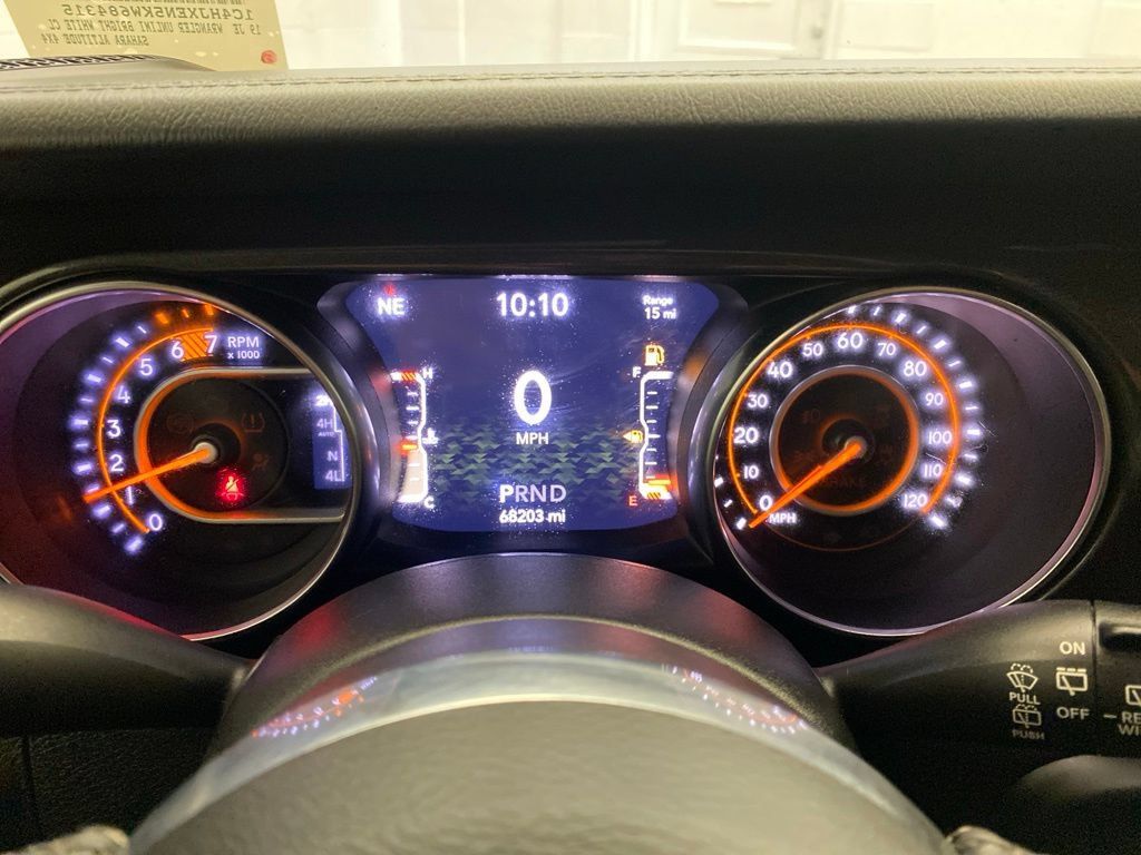 Used 2019 Jeep Wrangler Unlimited Sahara AWD/4WD image 11