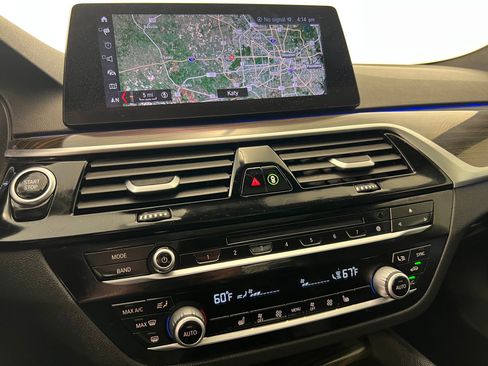Used 2019 BMW 530e w/ Convenience Package image 28