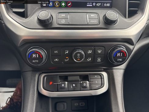 Used 2023 GMC Acadia SLE FWD image 24